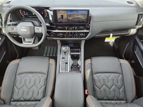 New 2026 Nissan Pathfinder Platinum image 24