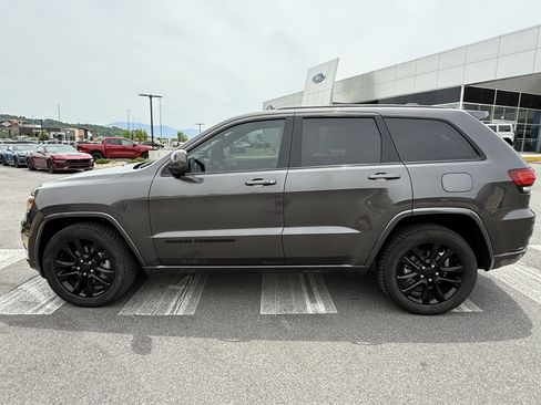 Used 2021 Jeep Grand Cherokee Laredo X AWD/4WD image 8