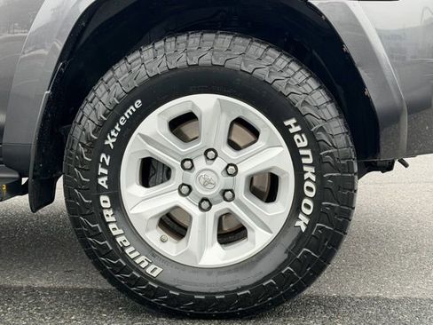 Used 2016 Toyota 4Runner SR5 Premium image 17