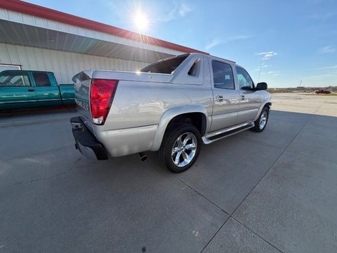 Used 2006 Chevrolet Avalanche Z71 w/ Sun And Sound Package image 8