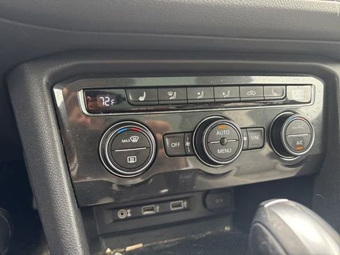 Used 2018 Volkswagen Tiguan SEL AWD/4WD image 18