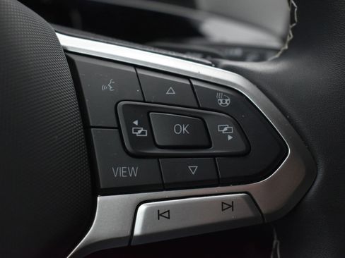 Used 2024 Volkswagen Atlas Cross Sport SE image 20