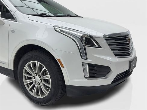 Used 2018 Cadillac XT5 Luxury w/ Driver Awareness Package image 3