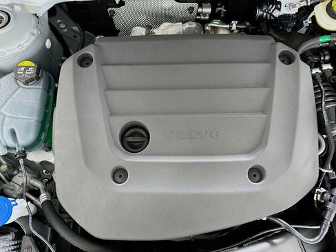 New 2026 Volvo XC40 B5 Plus w/ Protection Package Premier image 29