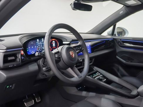 Certified 2025 Porsche Macan 4S Electric image 4