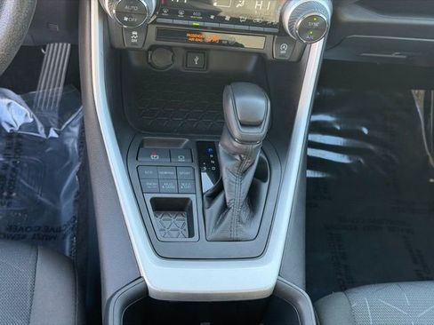 Certified 2022 Toyota RAV4 XLE image 17