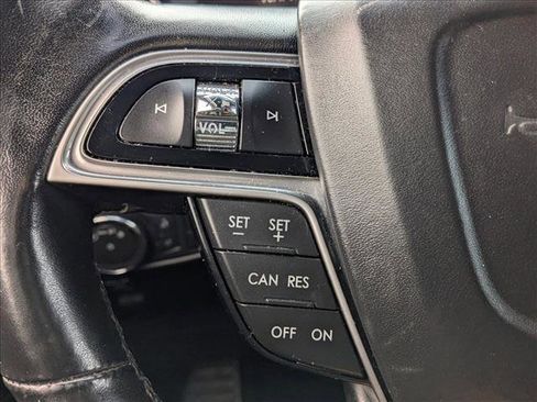 Used 2019 Lincoln Nautilus Reserve image 15