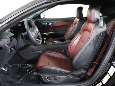Used 2025 Ford Mustang GT Premium RWD image 28