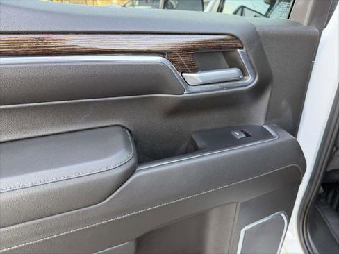 Used 2022 GMC Sierra 1500 Elevation w/ LPO, Elevation Black Package image 11