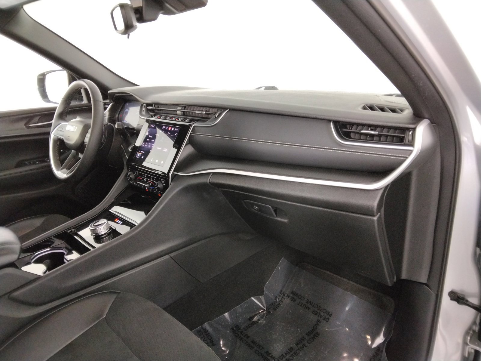 Used 2023 Jeep Grand Cherokee Altitude AWD/4WD image 31
