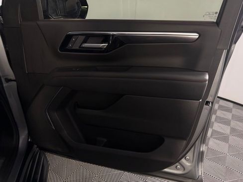 Used 2026 Chevrolet Suburban RST RWD image 29
