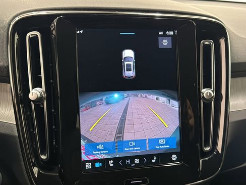 Certified 2023 Volvo XC40 B5 Core w/ Protection Package Premier image 17