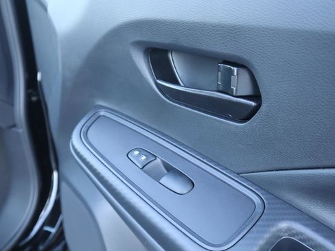 Used 2025 Nissan Versa S w/ Trunk Package image 37