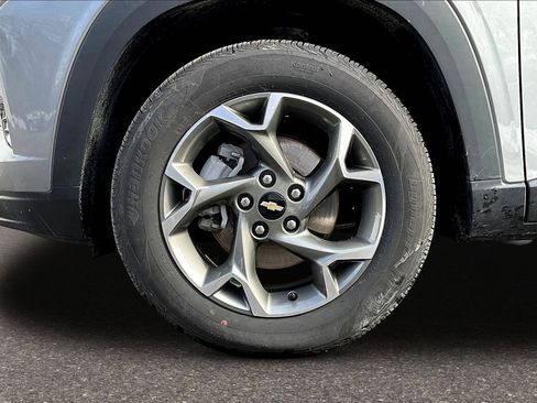 Used 2025 Chevrolet Trax LT w/ LT Convenience Package image 25