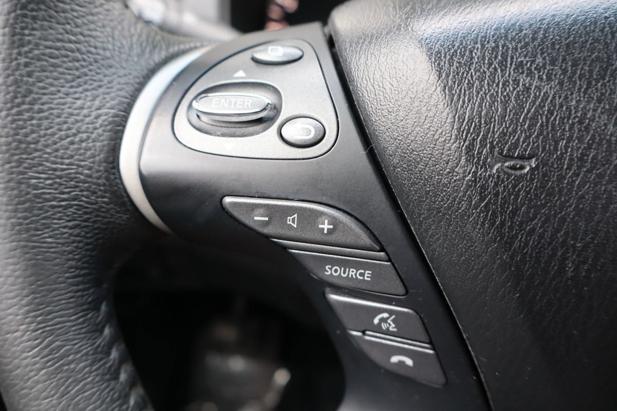 Used 2016 Nissan Pathfinder SV AWD/4WD image 31