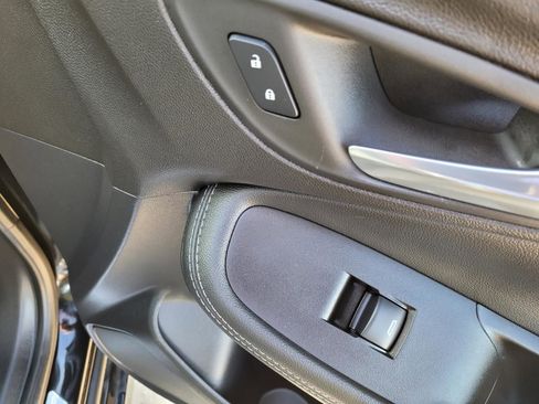 Used 2022 Buick Encore GX Select w/ Sport Touring Package image 9