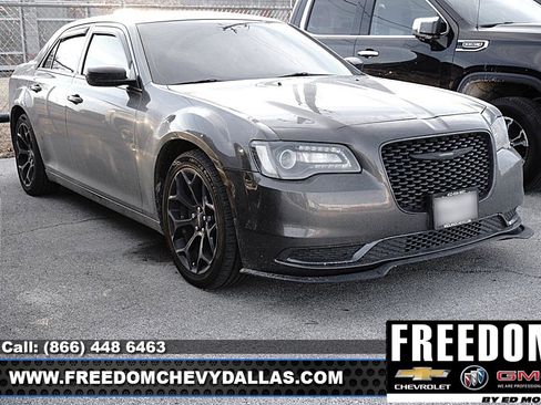 Used 2019 Chrysler 300 Touring w/ Sport Appearance Package image 1