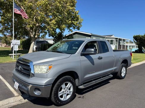 Used 2011 Toyota Tundra 2WD Double Cab w/ Tow Pkg image 3