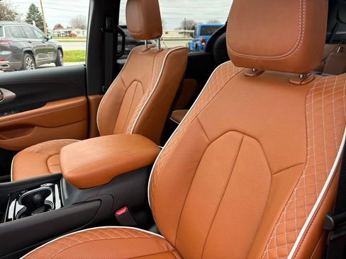 New 2026 Chrysler Pacifica Pinnacle w/ Trailer Tow Group image 10