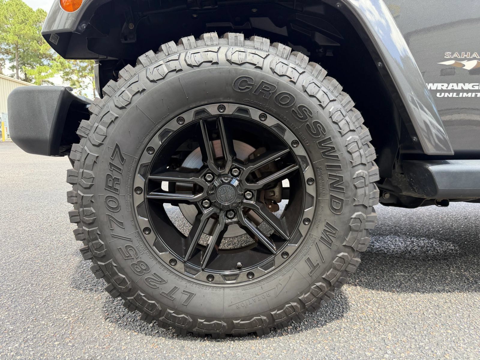 Used 2017 Jeep Wrangler Unlimited Sahara w/ Max Tow Package AWD/4WD image 29