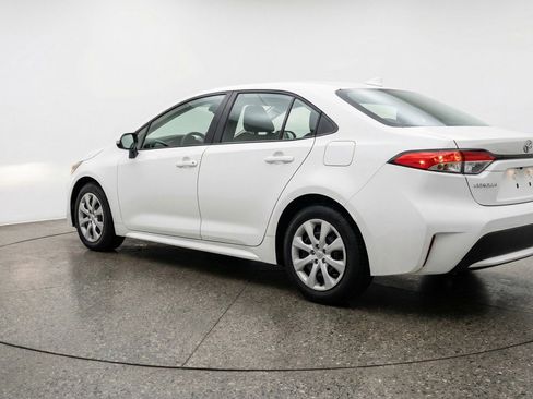 Used 2025 Toyota Corolla LE FWD image 6