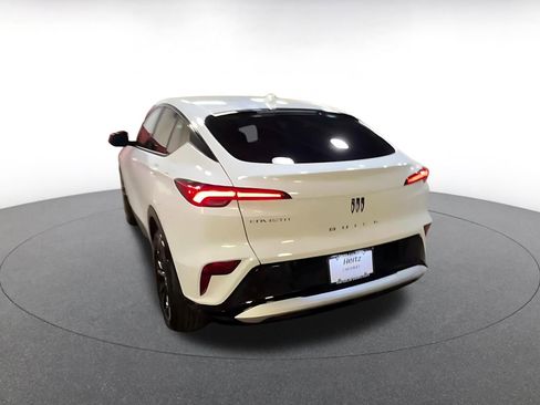 Used 2025 Buick Envista Sport Touring image 11