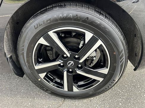 Certified 2025 Nissan Sentra SV FWD image 10