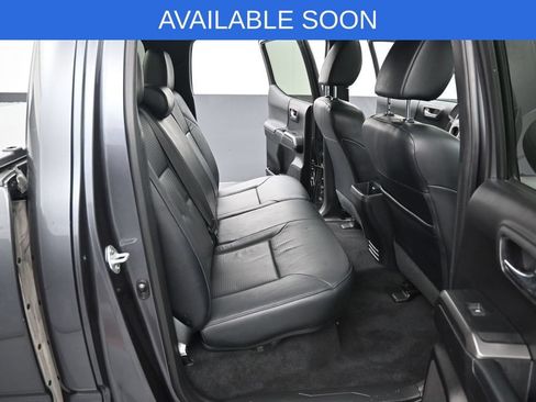 Used 2022 Toyota Tacoma TRD Sport w/ TRD Premium Sport Package AWD/4WD image 30