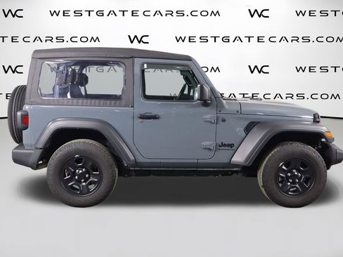 Used 2025 Jeep Wrangler Sport AWD/4WD image 40