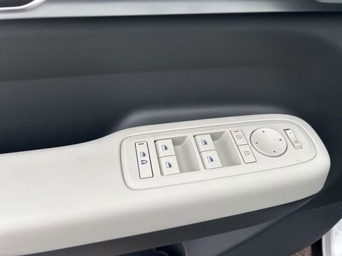 New 2026 Hyundai Santa Fe SE image 11