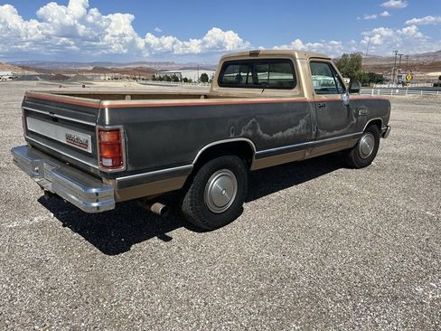 Used 1990 Dodge D/W Truck 250 RWD image 3