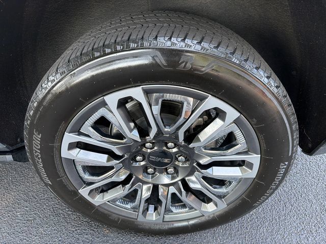 Used 2024 GMC Yukon Denali Ultimate AWD/4WD image 20