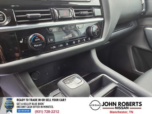 Used 2023 Nissan Pathfinder SL AWD/4WD image 31