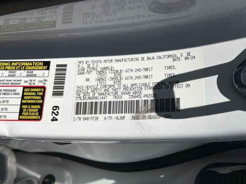 Certified 2024 Toyota Tacoma SR5 AWD/4WD image 32