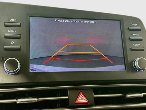 Used 2023 Hyundai Elantra SEL w/ Preferred Accessory Package FWD image 13