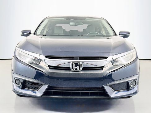 Used 2017 Honda Civic Touring image 2
