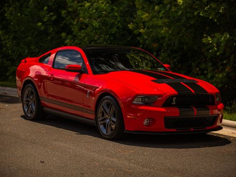 Used 2012 Ford Mustang Shelby GT500 RWD image 3