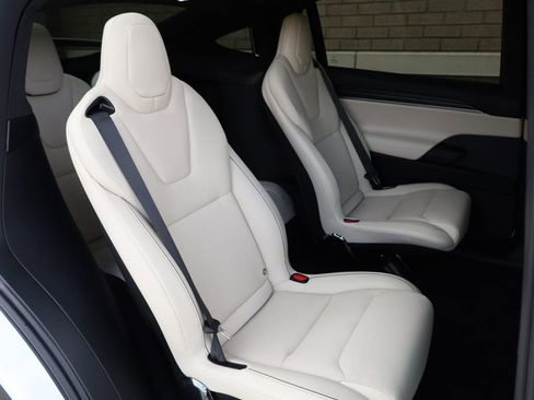 Used 2022 Tesla Model X Plaid image 25