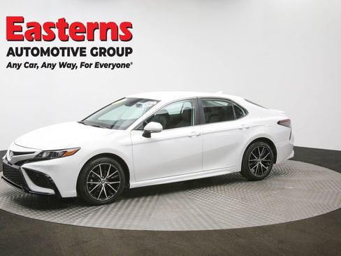 Used 2024 Toyota Camry SE image 56