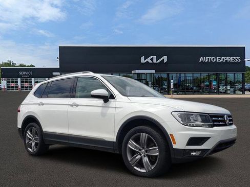 Used 2020 Volkswagen Tiguan SEL AWD/4WD image 1