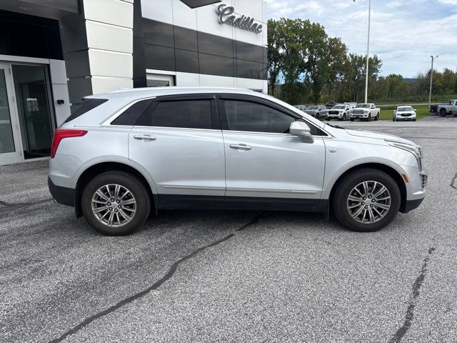Used 2018 Cadillac XT5 Luxury AWD/4WD image 4
