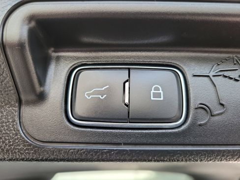 Used 2023 Ford Explorer XLT w/ Equipment Group 202A image 10