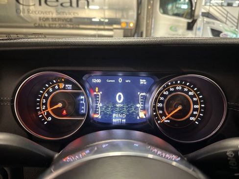 Used 2019 Jeep Wrangler Unlimited Sahara image 17