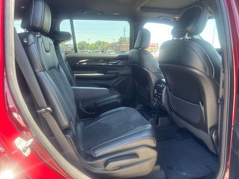 Used 2023 Jeep Grand Cherokee L Laredo AWD/4WD image 11