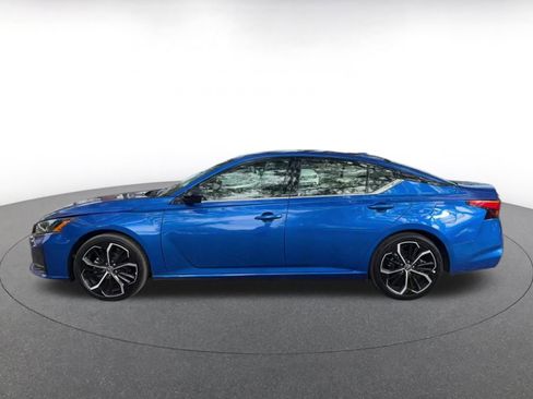 Used 2025 Nissan Altima 2.5 SR image 9