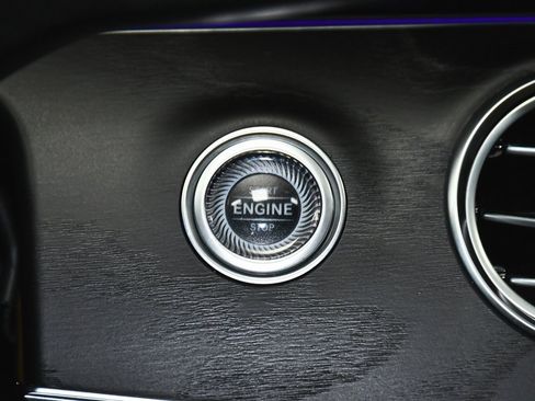 Used 2023 Mercedes-Benz E 350 4MATIC Sedan image 33