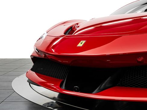 Used 2023 Ferrari SF90 Spider image 17
