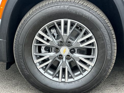 New 2025 Chevrolet Traverse LT w/ Enhanced Driving Package image 35