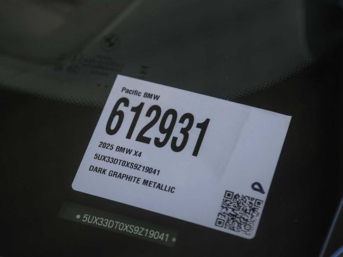 Used 2025 BMW X4 xDrive30i image 25