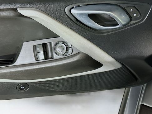 Used 2020 Chevrolet Camaro LT RWD image 14